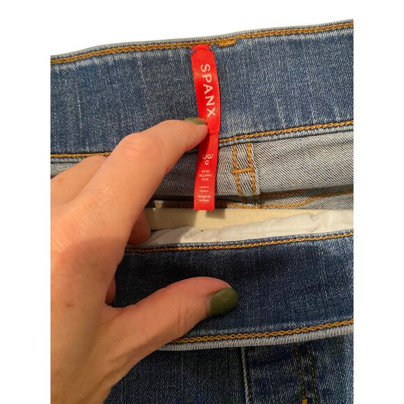 SPANX DENIM | Denim LARGE | Pull on waist with Flare bottoms - Picture 2 of 3